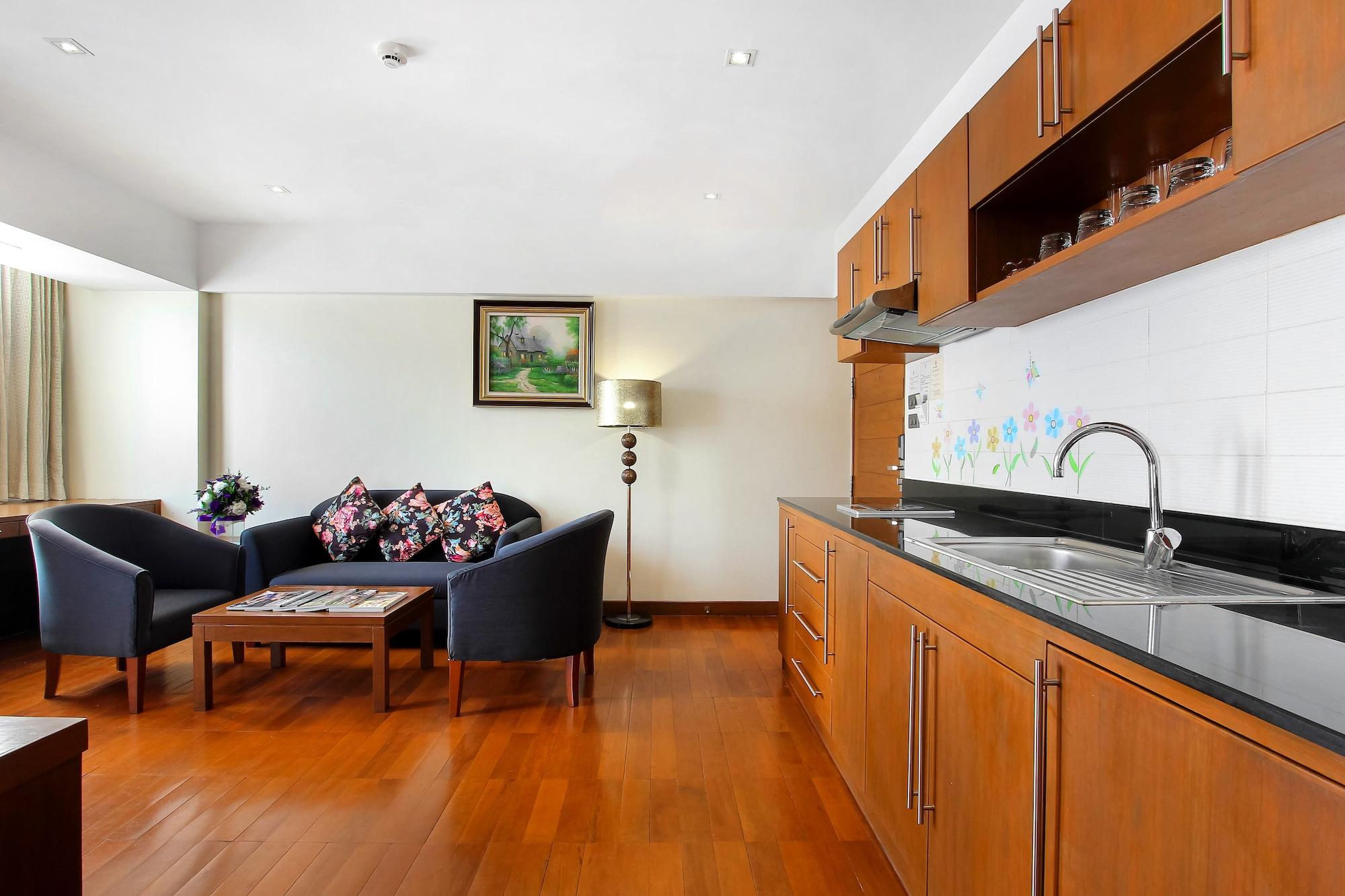 Bally Suite Sukhumvit Бангкок Экстерьер фото