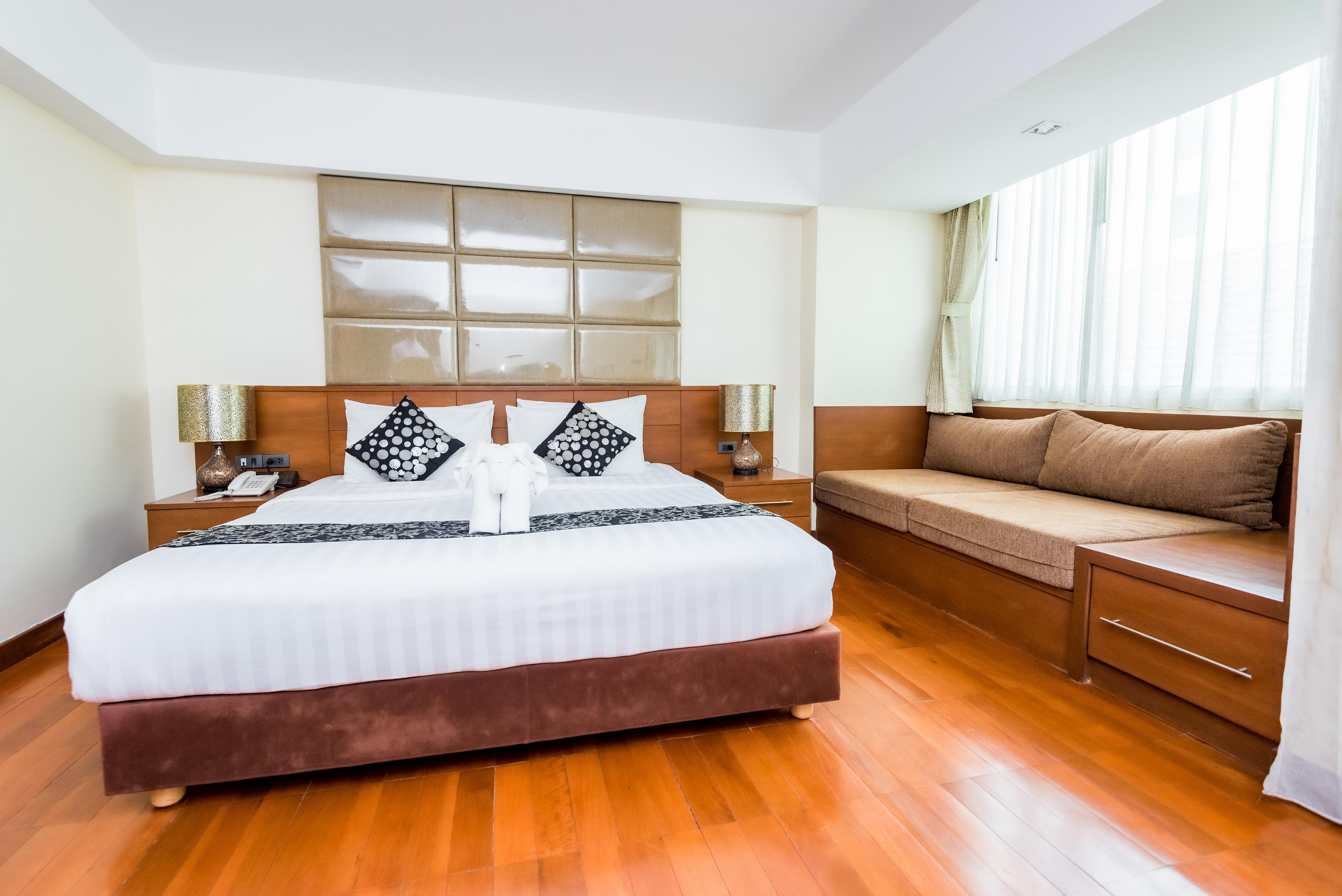 Bally Suite Sukhumvit Бангкок Экстерьер фото
