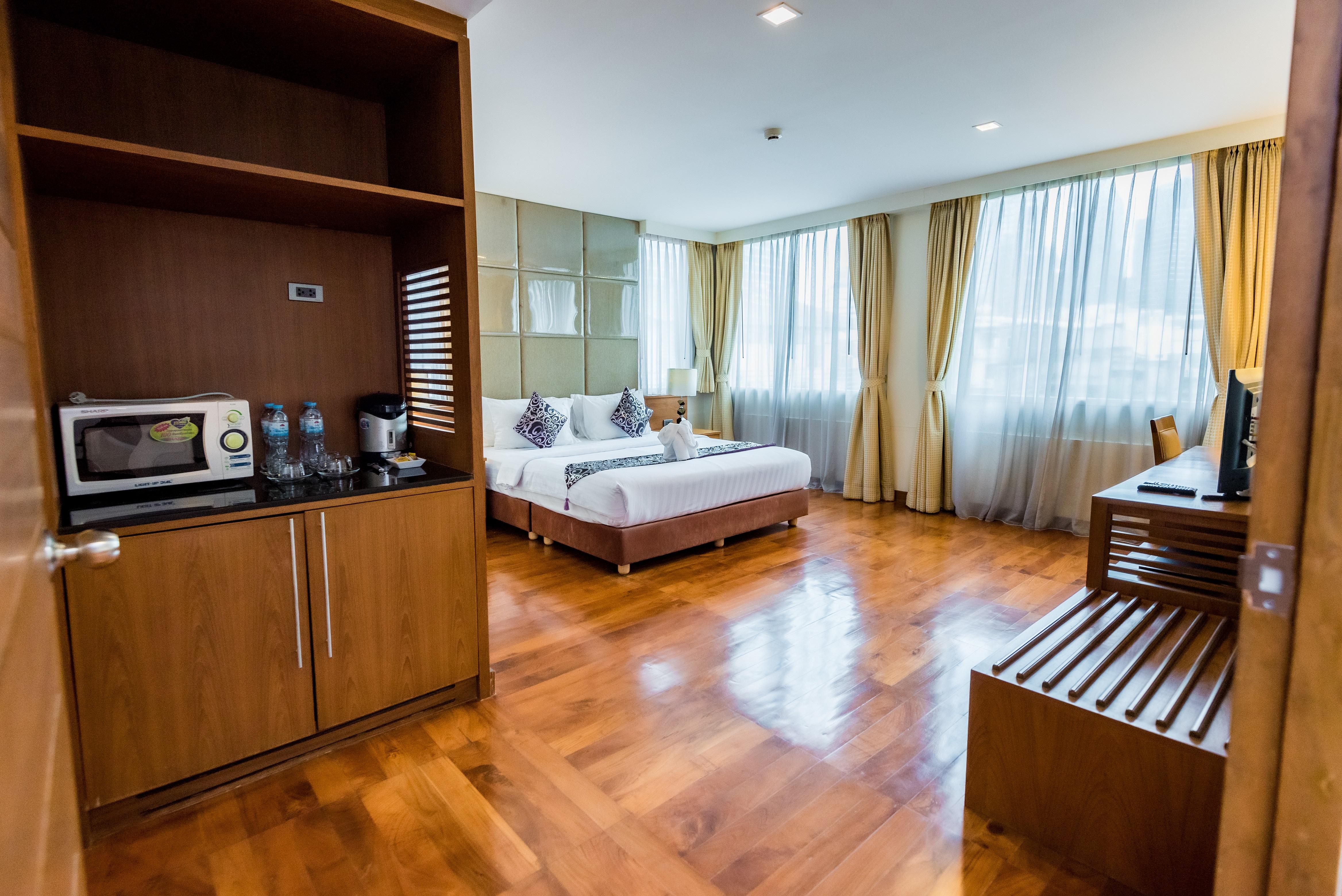 Bally Suite Sukhumvit Бангкок Экстерьер фото