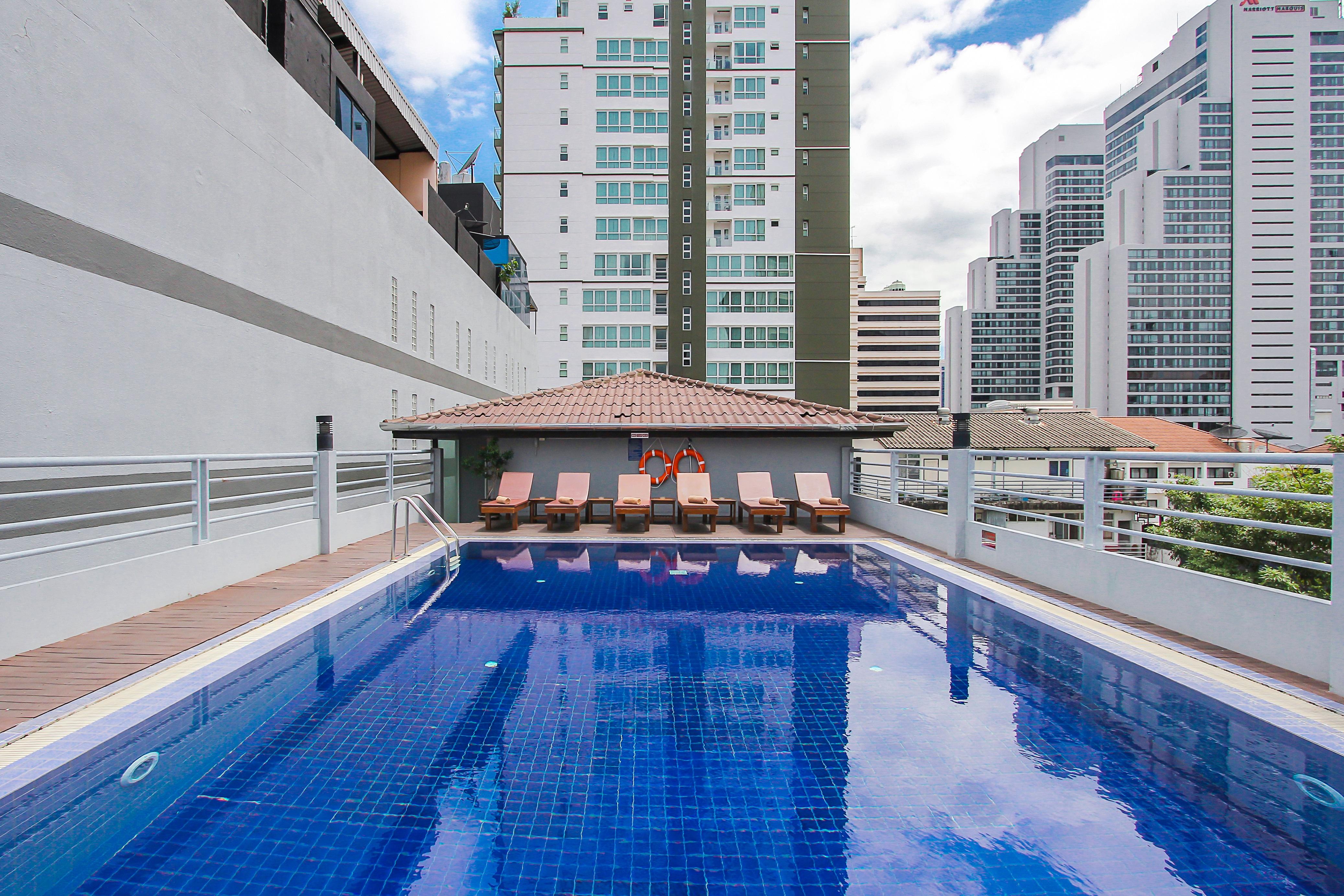 Bally Suite Sukhumvit Бангкок Экстерьер фото