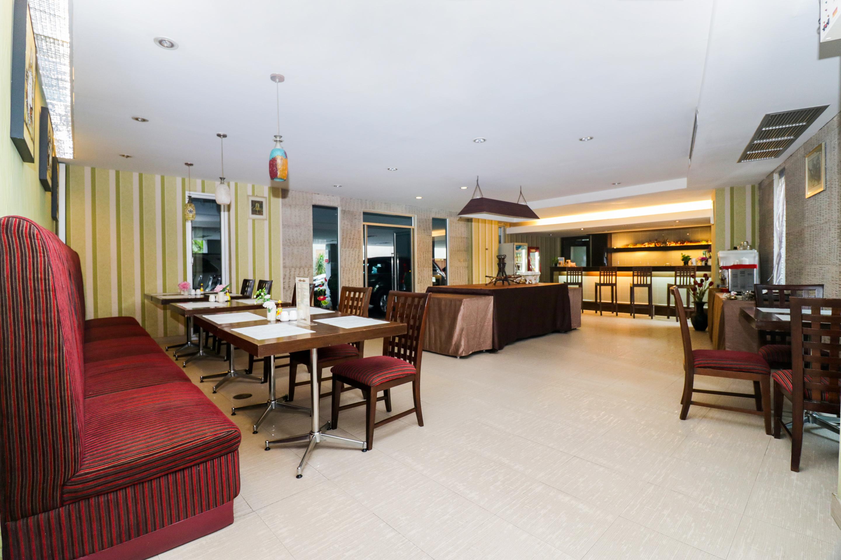 Bally Suite Sukhumvit Бангкок Экстерьер фото
