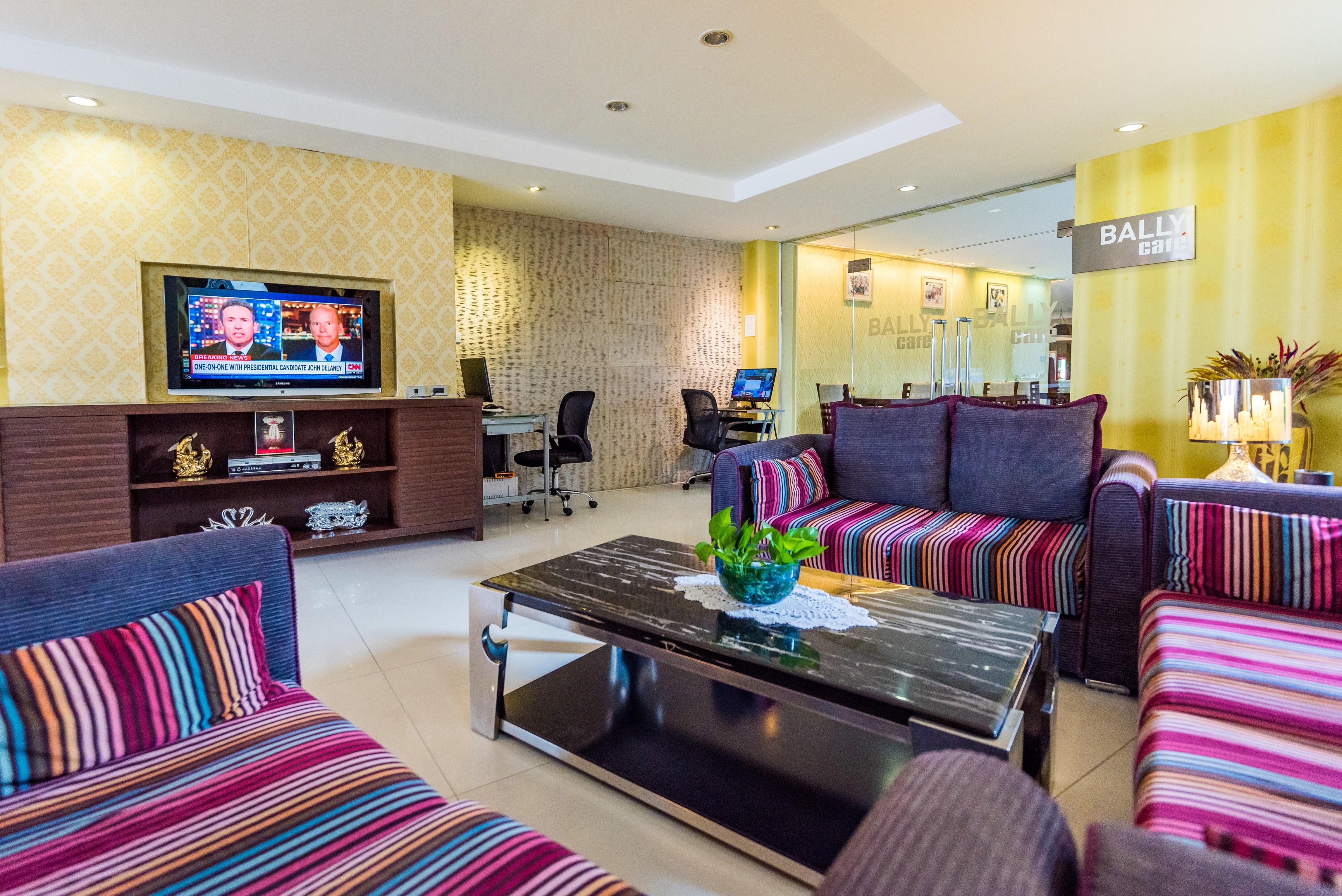 Bally Suite Sukhumvit Бангкок Экстерьер фото