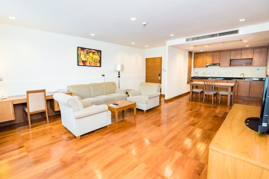 Bally Suite Sukhumvit Бангкок Экстерьер фото